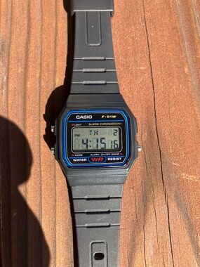 Casio F-91W Classic Digital Watch – 80s Retro Minimal